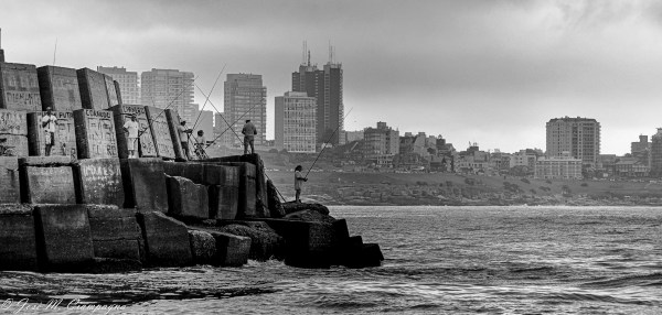 Pescando en el muelle, Muelle de pescadores, Mar del Plata