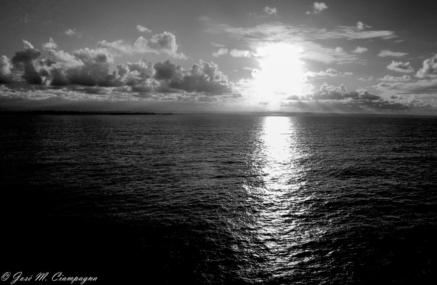 Se fué el día, pero seguimos navegando