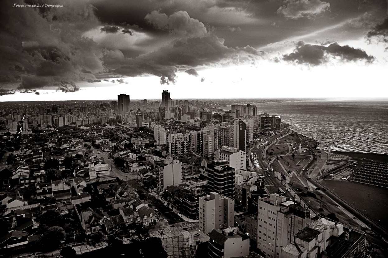 Tormenta en la Costa, Ciudad de Mar del Plata, Provincia de Buenos Aires, Argentina