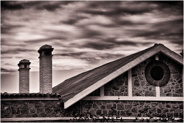 "Techos y nubes de La Cumbre". La Cumbre. Valle de Punilla. Córdoba. Argentina
