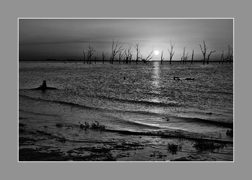 "Caída del sol sobre el mar de Ansenuza", Miramar, Córdoba, Argentina. Octubre 2016