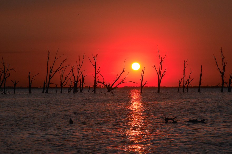 Vista del atardecer en Miramar, Córdoba, Argentina, octubre 2016