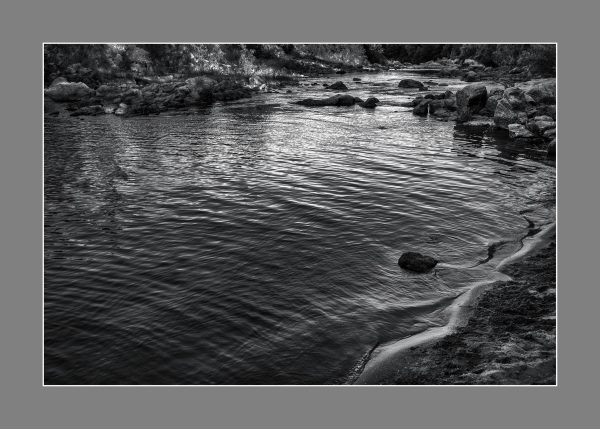 Luces de la Tarde en el río Santa Rosa, Valle de Calamuchita, Córdoba, Argentina. Enero 2017.