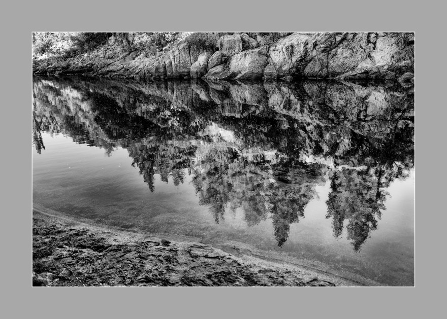 "Reflejos en río", La olla, Santa Rosa de Calamuchita, Córdoba, Argentina. Enero 2017.